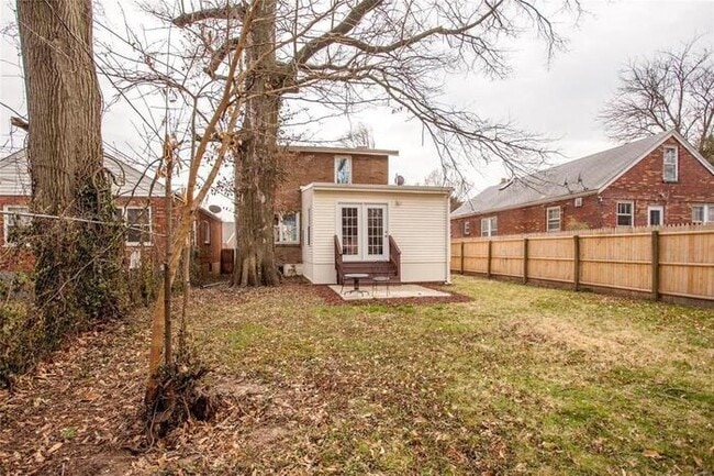 Building Photo - Fantastic 3bd/2ba home! Coming soon!