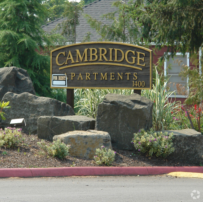 Entrance - Cambridge Apartments