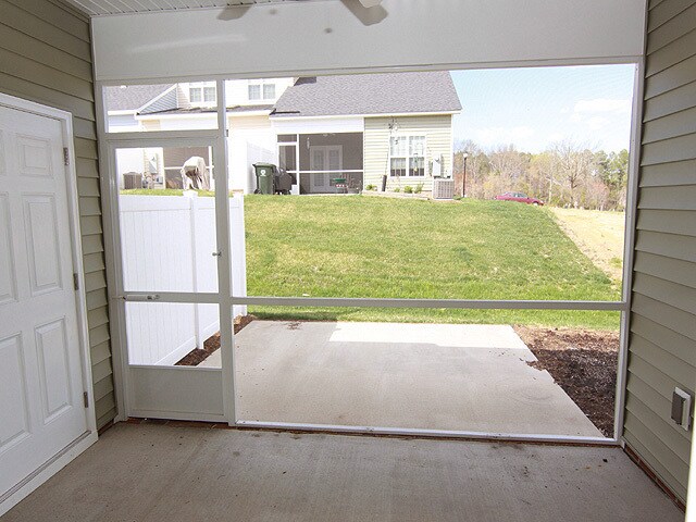 Building Photo - Spacious End Unit Townhome Convenient to Brier Creek!