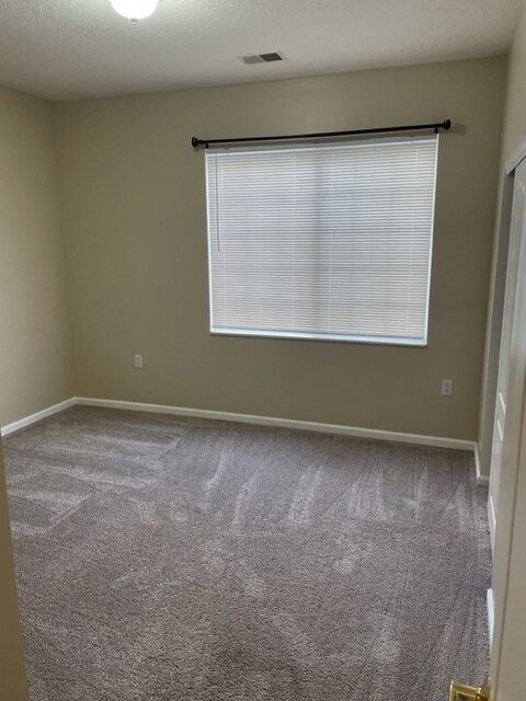 Building Photo - 850 Hidden Ridge Ct