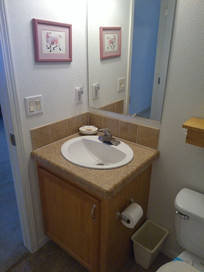 Building Photo - WInter Rental Oct to April 2026