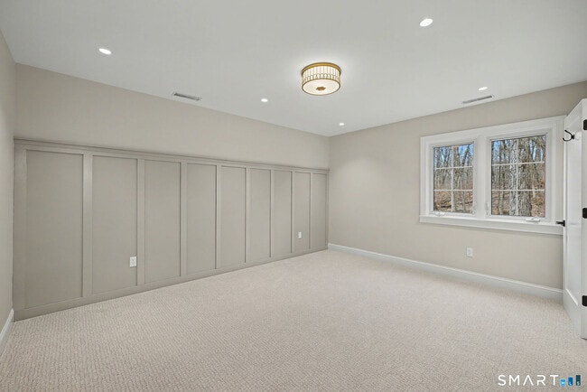 Building Photo - 156 Heatherwood Dr