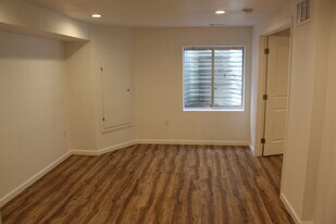Building Photo - 2712 S Cole Ct
