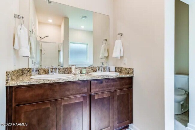 Building Photo - 406 Starlight Dr