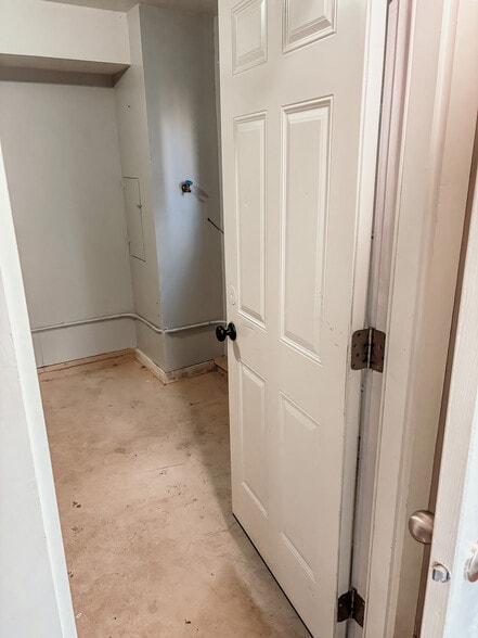 Garage entry from inside the condo - 1006 N New Jersey St