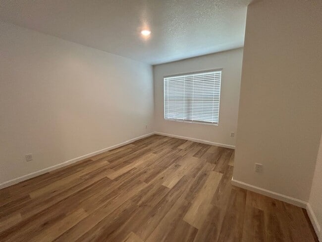Building Photo - 314 Tomlinson Dr