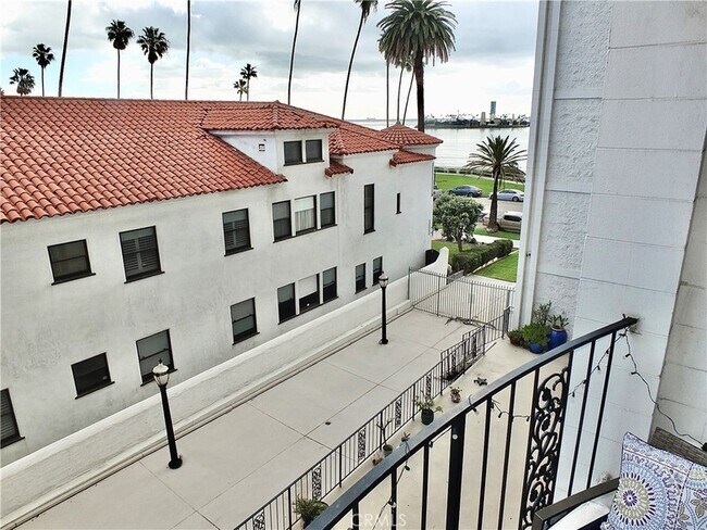 Building Photo - 2601 E Ocean Blvd