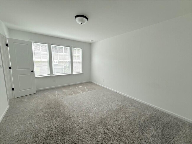 Building Photo - 207 Foxhill Dr
