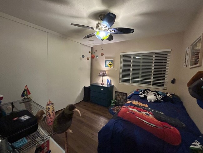 Building Photo - Beautiful 3 bedrooms corner unit condo located in Poway.