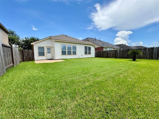 Building Photo - 2015 Lansing Cove Dr