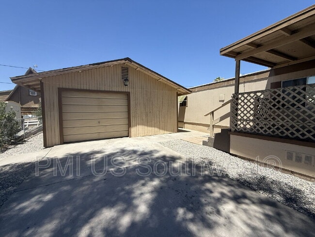 Building Photo - 2111 Santa Cruz Ave