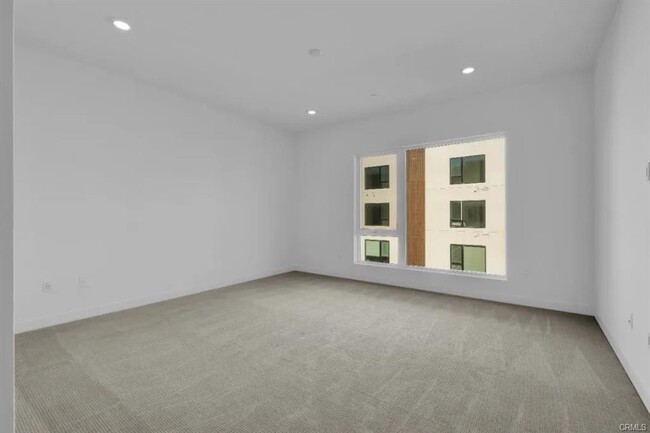 Building Photo - 3614 Rivington