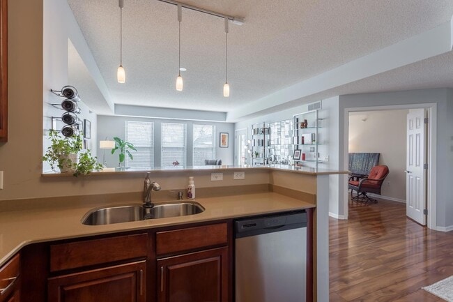 Building Photo - 545 N 1st St