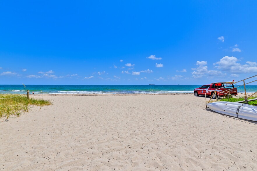 Beach/1 mile away - 3509 NE 20th Ave