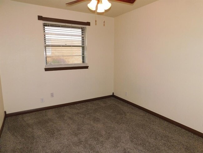 Building Photo - 4813 Woodview Dr