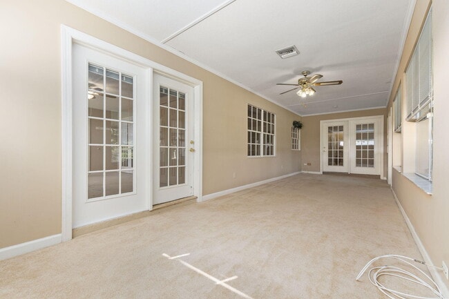 Building Photo - 1465 SE Westmoreland Blvd