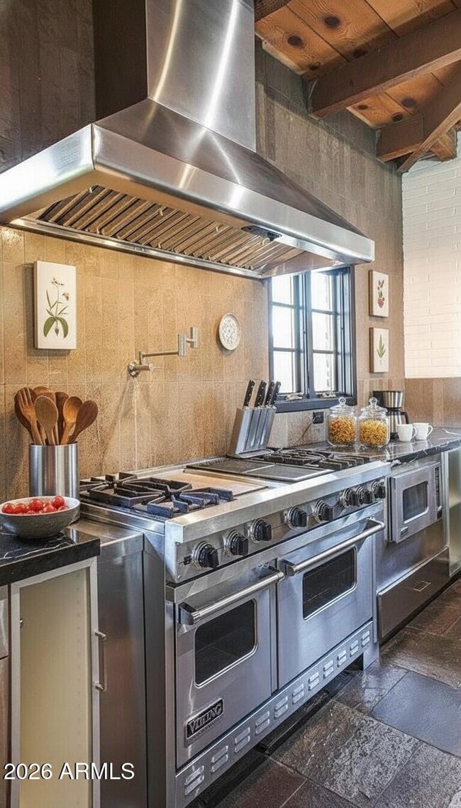 Building Photo - 902 W Verde Ln