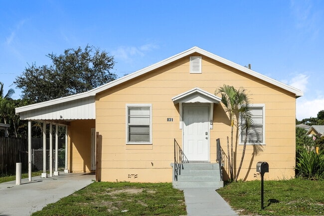 Building Photo - 831 C St