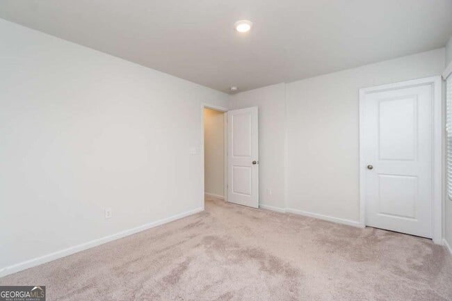 Building Photo - 84 Founders Dr