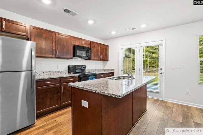 Building Photo - 441 Pepperbush Ln