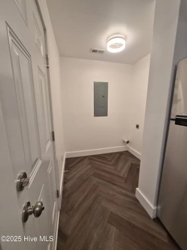 Building Photo - 411 Myrtlewood Cir