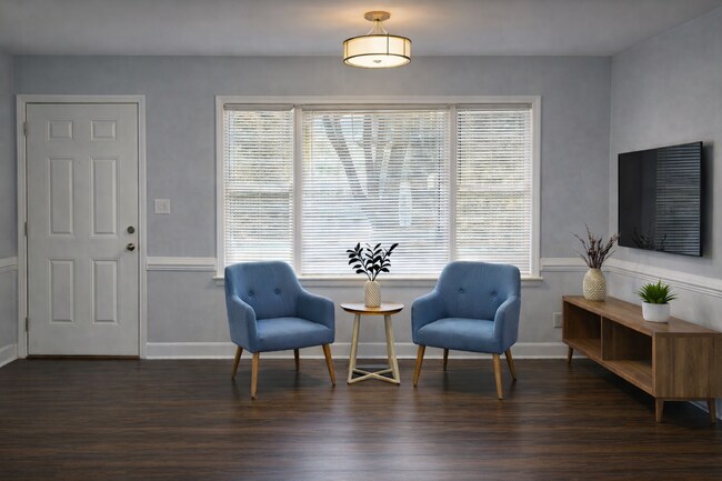 Building Photo - Space, Comfort & Convenience — Discover This Hidden Gem in Charlotte