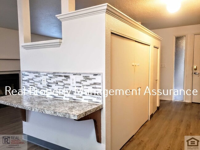 Building Photo - 7085 SW Montauk Cir