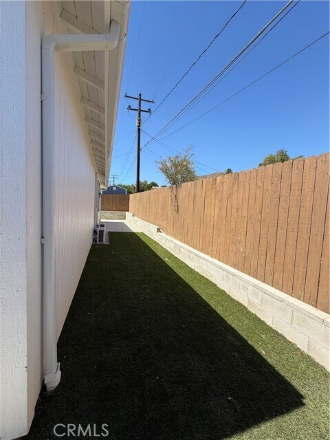 Building Photo - 23560 Vista Way