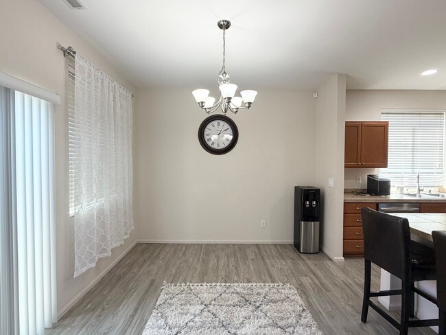 Building Photo - Updated Lakeland Hills Home w/ Air conditioning