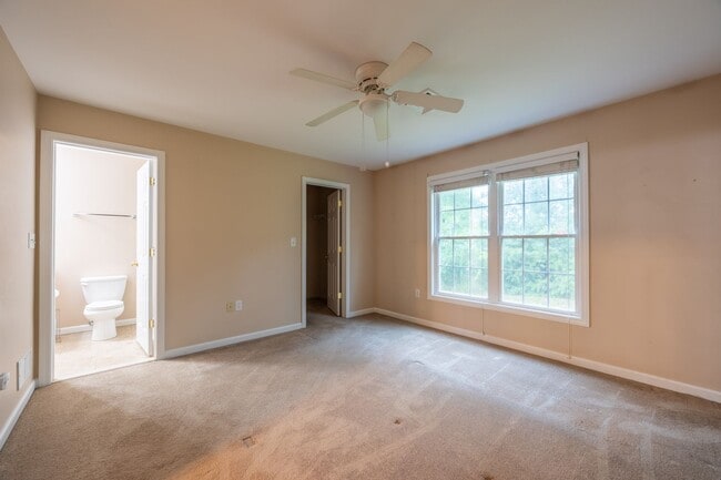 Building Photo - Modern 2 Bedroom Condo with Ensuite Baths ...