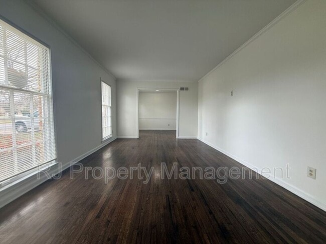 Building Photo - 5512 Cottonwood Rd