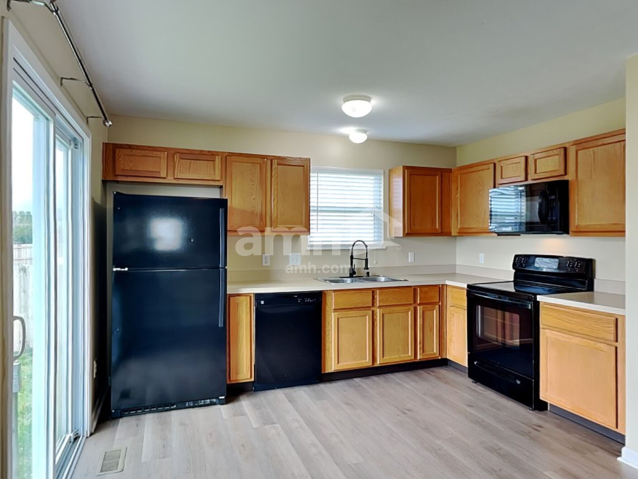 Building Photo - 583 Virginia St