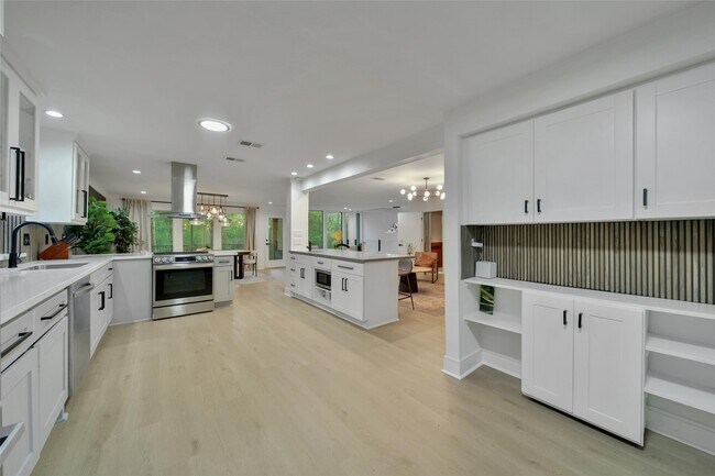 Building Photo - 140 S Timber Top Dr