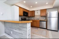 Building Photo - 67 Columbia St