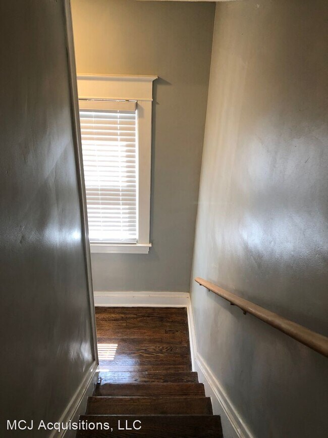 Building Photo - 5 br, 2 bath House - 87 Paige St