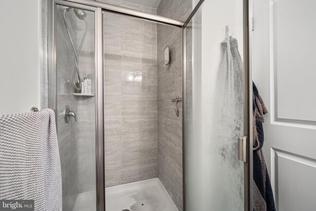 Building Photo - 306 E Front St