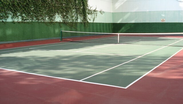 Tennis-Deck Level - 10535 Wilshire Blvd