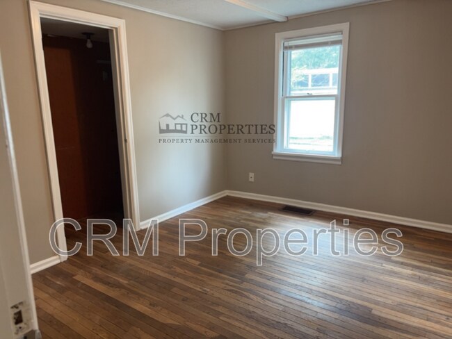 Building Photo - 1019 N McCann St