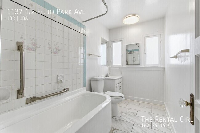 Building Photo - 1137 1/2 Echo Park Ave-