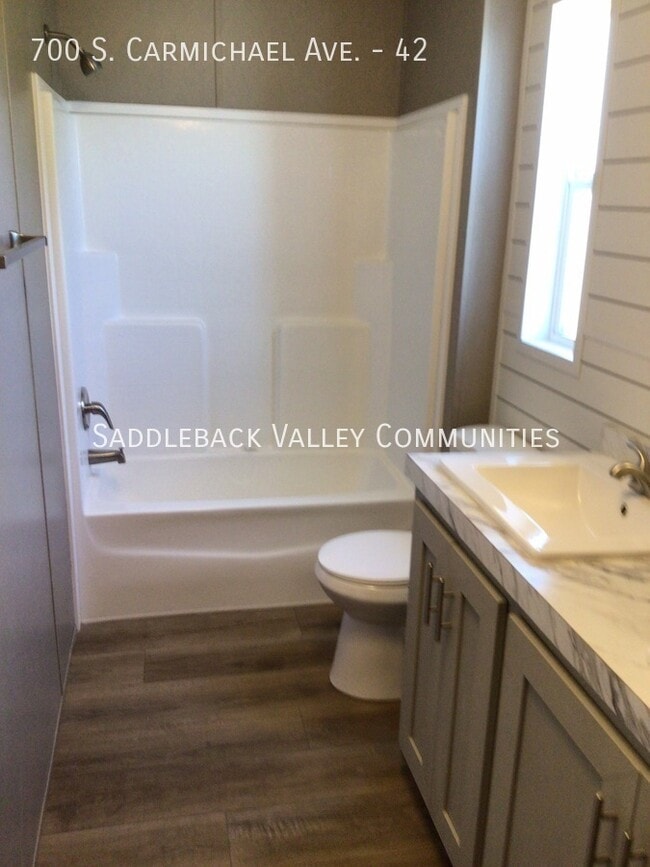 Building Photo - 700 S Carmichael Ave