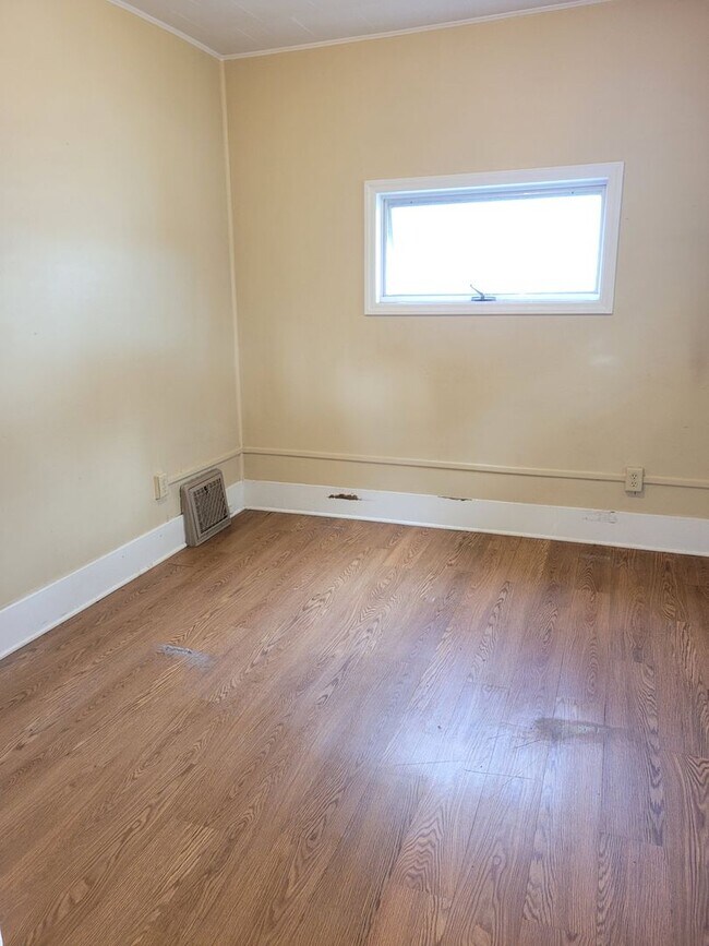 Building Photo - 3 Bed 1 Bath Single Family Home in Birnamwood