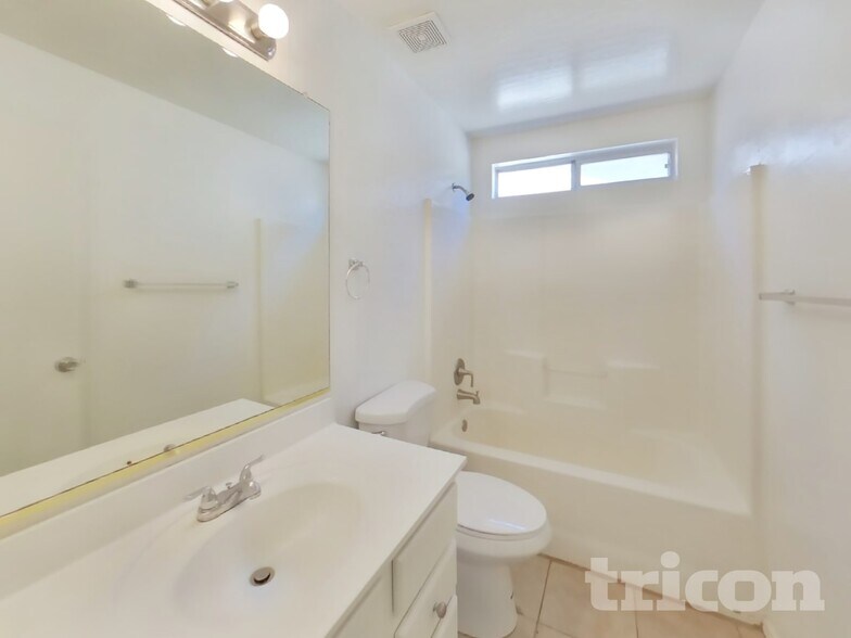 Building Photo - 4873 E Rousay Dr