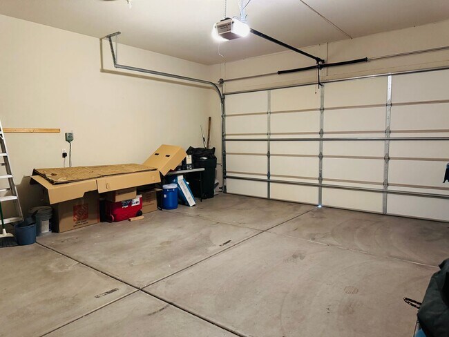 Building Photo - Golf Course Vacation Rental in Laughlin Ranch – 2BD/3BA