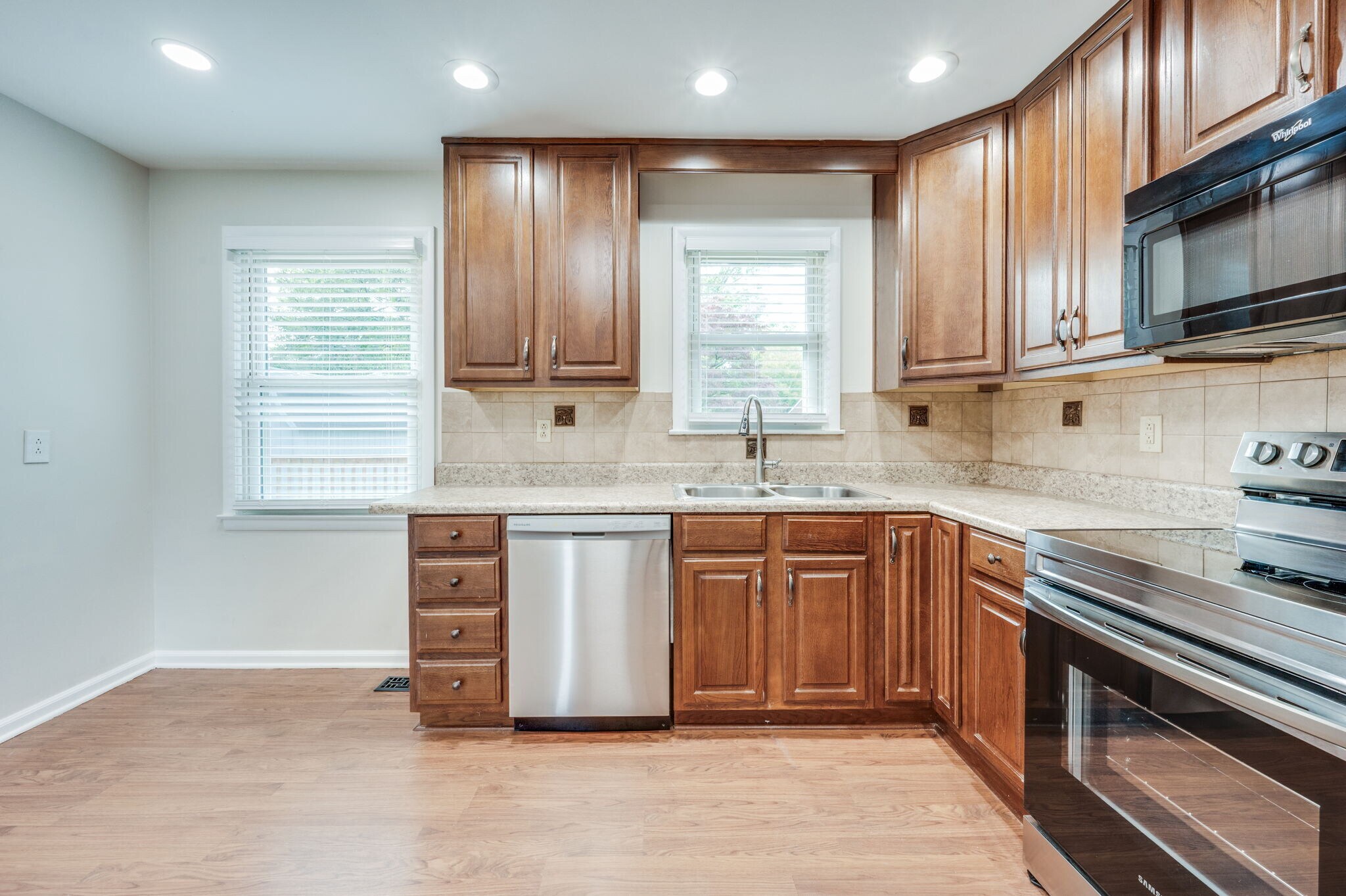 Building Photo - 5003 Hasty Dr