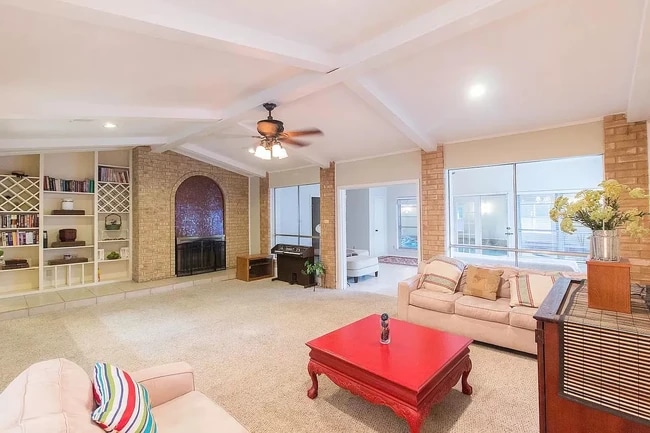 LIvingroom - 3508 Grande Bulevar