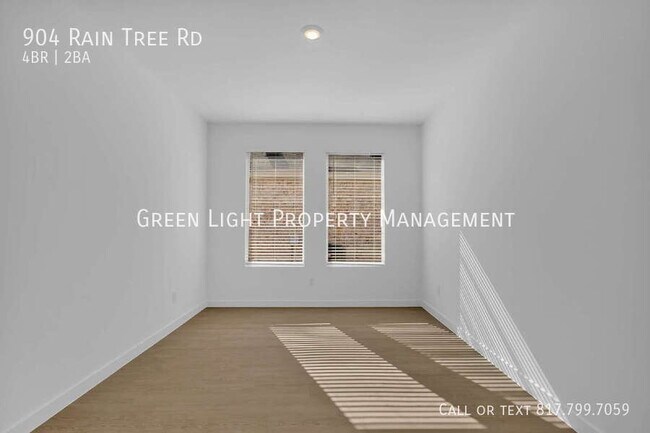 Building Photo - 904 Raintree Rd