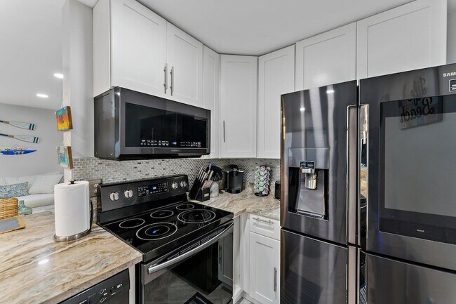 Building Photo - 1605 S US Hwy 1