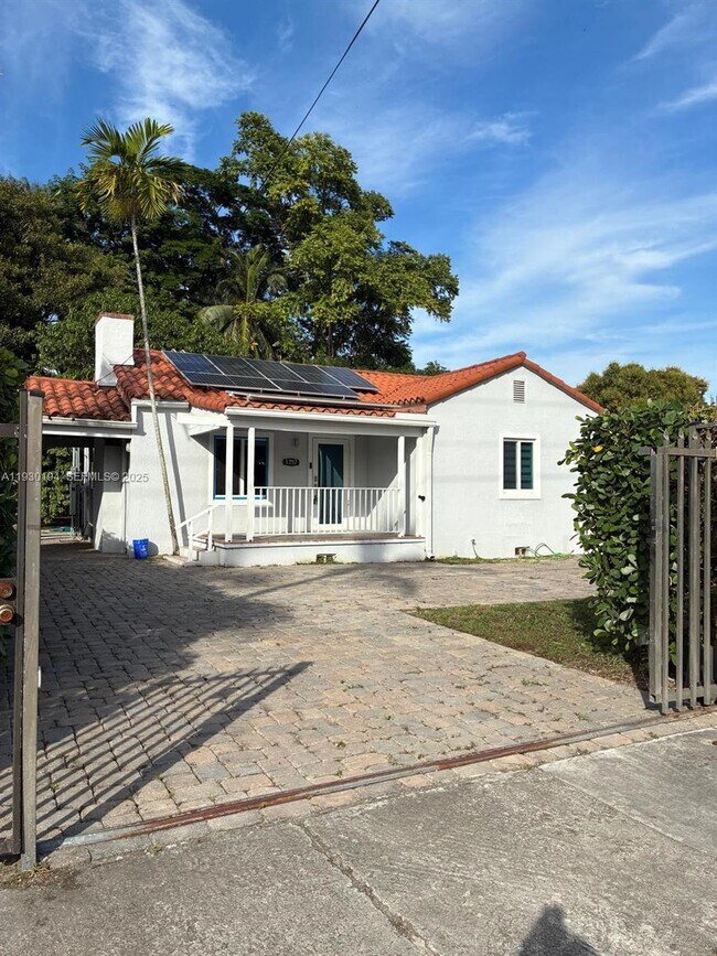 Primary Photo - 1757 SW 24th Ter