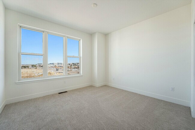 Building Photo - 2663 Nicholas Wy