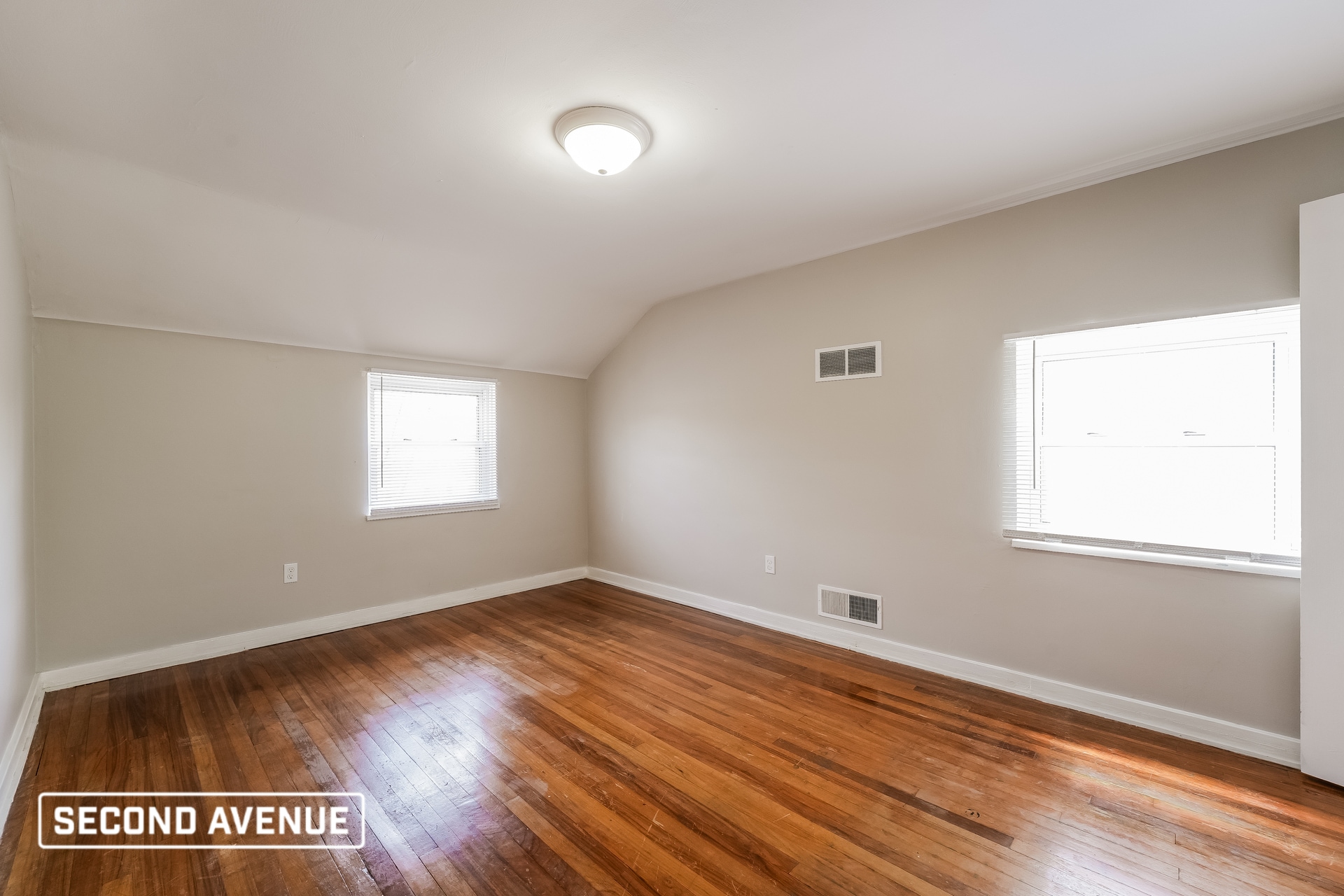 Building Photo - 43 Glenview Ave